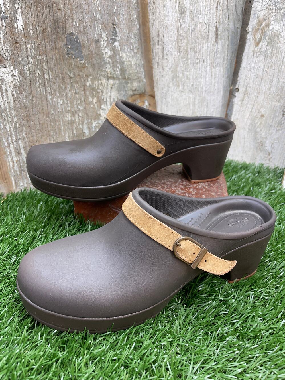 CROCS Women's Brown Sarah Heel Dual Comfort Mules Clog Suede Strap Size 9